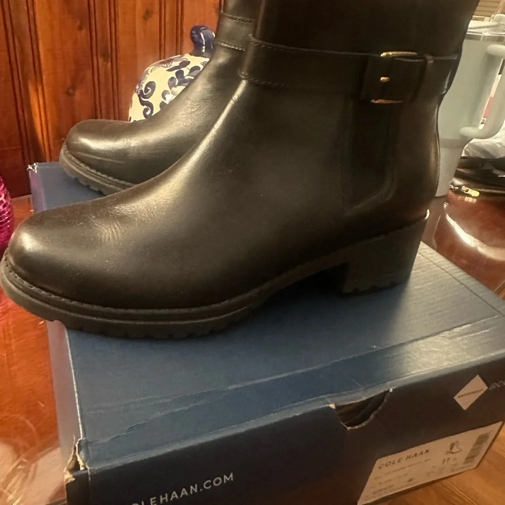 Women's Black Ankle Boots Cole Han - Picture 5 of 11